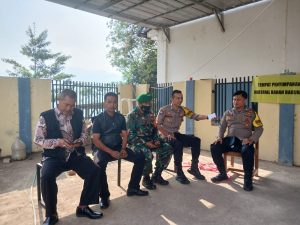 Sinergitas Tni Polri Polsek Talegong Dalam Ngariung Kamtibmas Warga Di Cibungur Desa Sukamulya