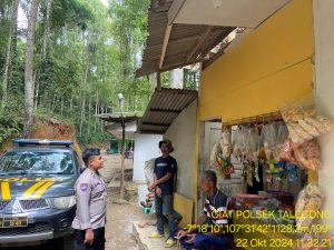 Jajaran Polsek Talegong Pastikan Kamtibmas Stabil Bhabinkamtibmas Gelar Cooling Syatem Di Kp. Datar Pari