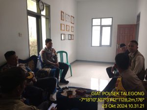 Polsek Talegong Sambang Warga Desa Mekarwangi Dalam Cooling System
