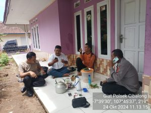 Jajaran Polsek Cibalong Cooling Syatem Bersama Warga Desa Mekarsari Cibalong