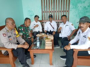 Kapolsek Pameungpeuk Gelar Cooling System Bersama Para Kades Pameungpeuk
