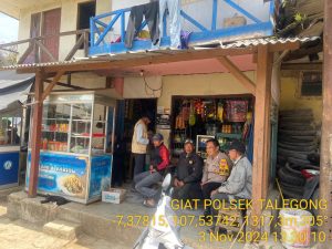 Patroli Dialogis Polsek Talegong Dalam Cooling System Warga Di Desa Mekarwangi