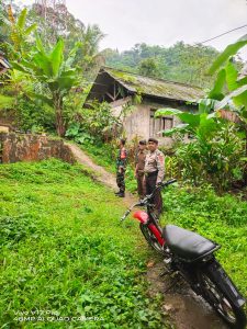 SAMBANG WARGA DESA PANGGALIH OLEH ANGGOTA POLSEK CISEWU