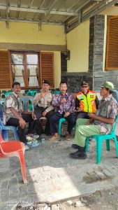 SAMBANG WARGA DESA KARANGSEWU OLEH ANGGOTA POLSEK CISEWU