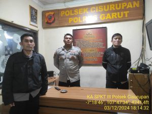 Piket jaga polsek cisurupan melaksanakan sispam mako buddy sistem di mako polsek cisurupan