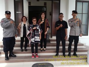 Anggota Polsek Garut Kota Lakukan Pengamanan Kebaktian Di Gereja Bethani