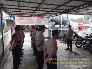 Kegiatan Apel Pagi Depan Mako Polsek Cisurupan
