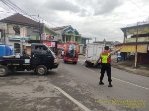 Cegah Kemacetan Di Pagi Hari Polsek Cisurupan Melaksanakan Gatur Pagi