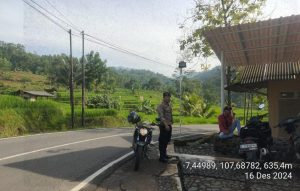 Sambang Warga Polsek Pakenjeng
