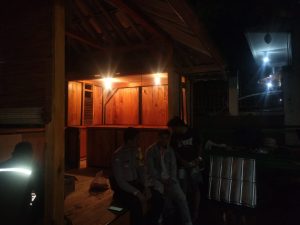 Patroli Jam Rawan Malam Polsek Pameungpeuk Cegah C3 Pasca Pilkada 2024