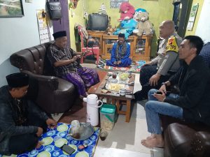 Aiptu Agus Bhabinkamtibmas Polsek Garut Kota Bersilaturahmi Terhadap Tokoh Agama kelurahan Sukanegla