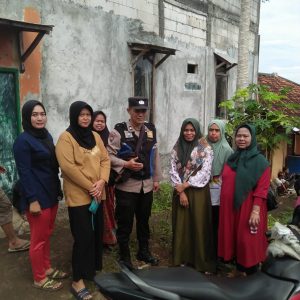 Polsek Pameungpeuk Gelar Patroli Dialogis Bersama Warga Desa Sirnabakti Pastiakan Pam Nataru Kondusif