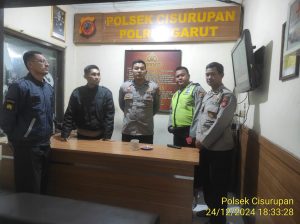 Piket jaga polsek cisurupan melaksanakan sispam mako