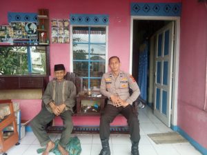 Bhabinkamtibmas Desa Sukamaju efektifkan Dialogis bersama Warga antisipasi kerawanan gukamtibmas.