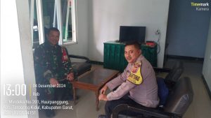 Sinergitas TNI-Polri, Personel Binmas Polsek Tarogong Kidul Tingkatkan Keamanan dan Keterlibatan Masyarakat
