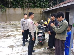 BHABINKAMTIBMAS DESA SEMPLAK SAMPAIKAN PESAN KAMTIBMAS