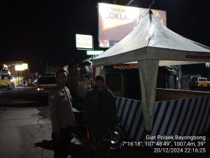 Giat KRYD Garut Lautan Biru Anggota Polsek Bayongbong Dan Polsubsektor Cigedug Beri Pesan-Pesan/Pengertian Yang Baik Dan Benar