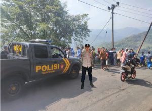 SAMBANG WARGA DESA MEKARSEWU OLEH ANGGOTA POLSEK CISEWU