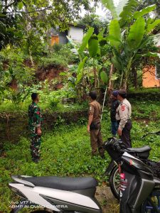 SAMBANG WARGA DESA NYALINDUNG OLEH ANGGOTA POLSEK CISEWU