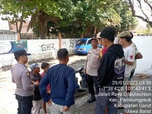 Patroli Polsek Pameungpeuk Dalam Jaga Sitkamtibmas Siang Yang Kondusif