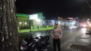 Polsek Pameungpeuk Gelar Patroli KRYD Jam Rawan Malam Dalam Antisipasi Rawan C3 Dan Gangguan Kamtibmas Lainya