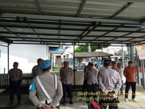 Personil Polsek Cisurupan Melaksanakan Kegiatan Apel Pagi