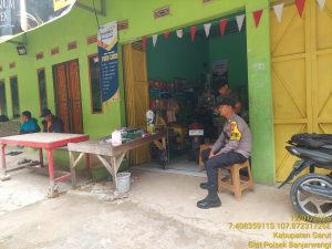 Jelang siang hari, polsek banjarwangi patroli