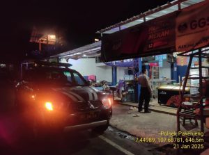 Polsek Pakenjeng Melaksanakan Patroli di Kampung Pasirkondang Desa Panyindangan