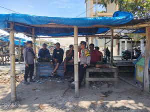 Ngariung kamtibmas bersama Bhabinkamtibmas polsek cikelet silaturahmi masyarakat