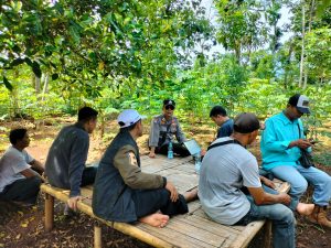 Polsek Pameungpeuk Gelar Ngariung Kamtibmas Bersama Warga Desa Sirnabakti Wujudkan Kamtibmas Yang Kondusif
