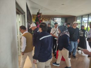 Sat Brimob Polda Jabar Pastikan Keamanan Arus Balik Di Stasiun Kota Bandung Pada Awal Tahun 2025