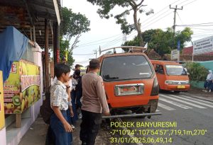 polsek banyuresmi anggota jam rawan pagi di smp muslimin