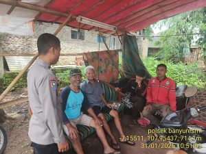 polsek banyuresmi bhabin desa bagendit sambangi tokoh warga