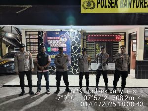 polsek banyuresmi anggota melaksanakan sispam mako