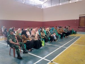 ANGGOTA POLSEK CISEWU POLRES GARUT  MELAKSANAKAN SOSIALISASI POLMAS KEPADA MASYARAKAT DESA PANGGALIH
