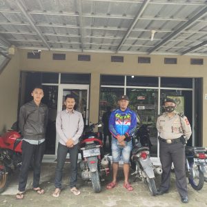 SAMBANG WARGA DESA PAMALAYAN OLEH ANGGOTA POLSEK CISEWU
