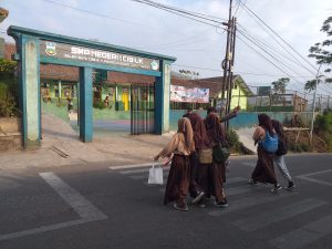 Anggota polsek cibiuk melaksanakan gatur rawan pagi