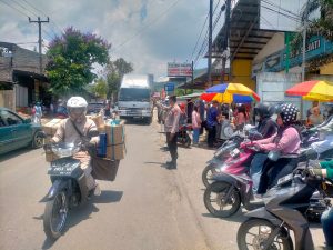 Anggota Polsek leles polres garut laksanakan Gatur jam rawan pagi di sp4 skj leles