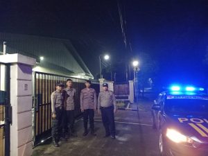 cegah kejahatan Polsek leles polres garut laksanakan patroli kryd malam di ds. Leles