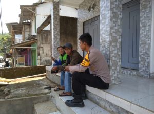Polsek banjarwangi laksanakan patroli siang