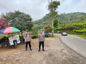 Polsek banjarwangi laksanakan patroli pagi