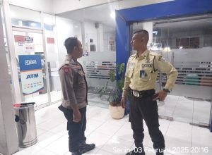 Memberikan Rasa Aman dan Nyaman Kepada Masyarakat Unit Samapta Polsek Kadungora Polres Garut Polda Jabar melaksanakan Patroli Dialogis.