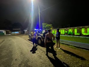 Polsek Talegong Patroli Jam Rawan Malam Ajak Warga Bersama Jaga Kamtibmas Yang Kondusif
