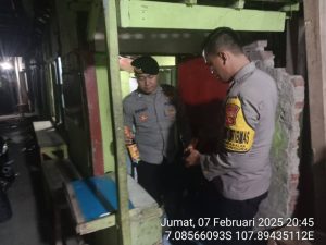 *GARUT LAUTAN BIRU* Unit Reskrim Kolaborasi Unit Samapta dan Bhabinkamtibmas Polsek Kadungora Giat *KRYD* Malam Antisifasi Penyakit Masyarakat