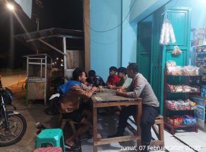 Masyarakat Merasa Aman dan Nyaman dengan Hadirnya Personil Unit Samapta Polsek Kadungora Polres Garut Polda Jabar di tengah-tengah Masyarakat