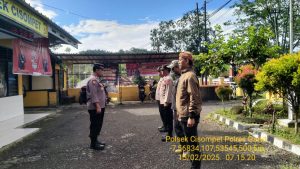 Giat Apel Pagi Dalam Rangka Pengecekan Personil Polsek Cisompet Polres Garut