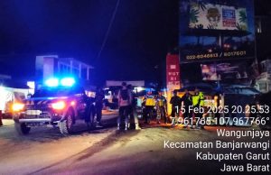 Polsek banjarwangi melaksanakan patroli malam