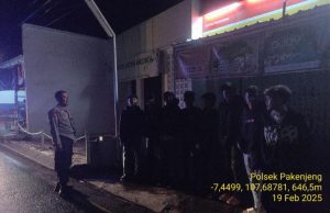 Patroli KRYD Polsek Pakenjeng di Kampung Ciparay Desa Panyindangan