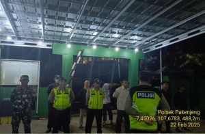 Polsek Pakenjeng Melaksanakan Apel Gabungan di Kampung Sindangratu Desa Jatiwangi
