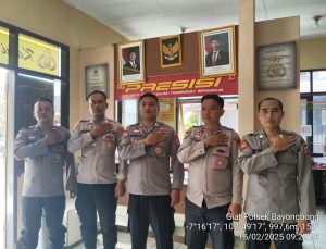 Anggota Polsek Bayongbong Dan Polsubsektor Cigedug Giat Sispam Mako Untuk Menciptakan Situasi Kamtibmas Aman Dan Kondusif